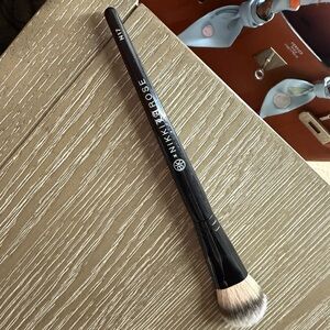 Nikki LaRose dual sided brush N17